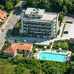 فندق King مارينا دي بييتراسانْت