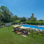 King مارينا دي بييتراسانْت