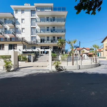 King Hotel Marina di Pietrasanta