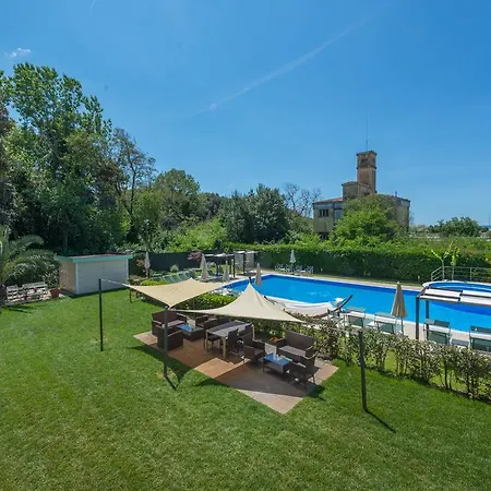 King Marina di Pietrasanta